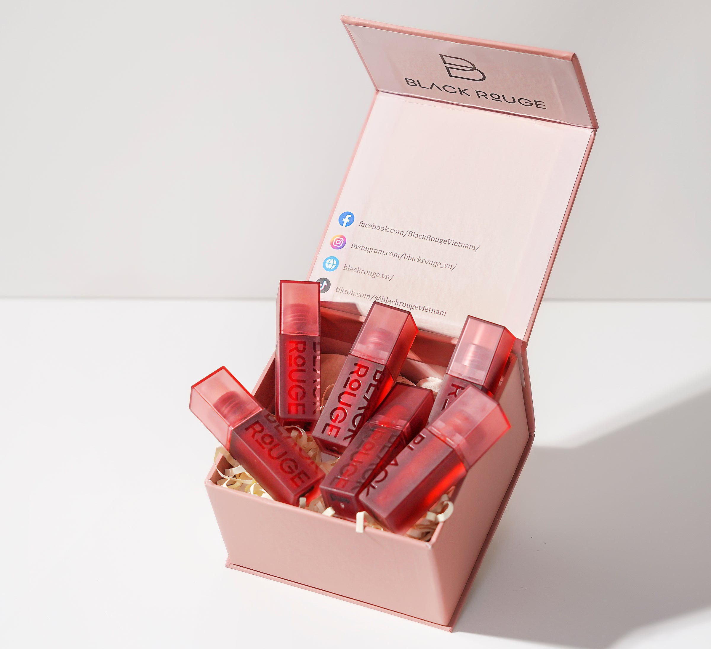 Lip makeup, Makeup, Lip gloss, ტუჩის მაკიაჟი, კოსმეტიკა, გლოსი, Black Rouge, Black Rouge Double Layer Over Velvet, Beauty Bar, Korean Cosmetics, ბიუთი ბარი, კორეული კოსმეტიკა